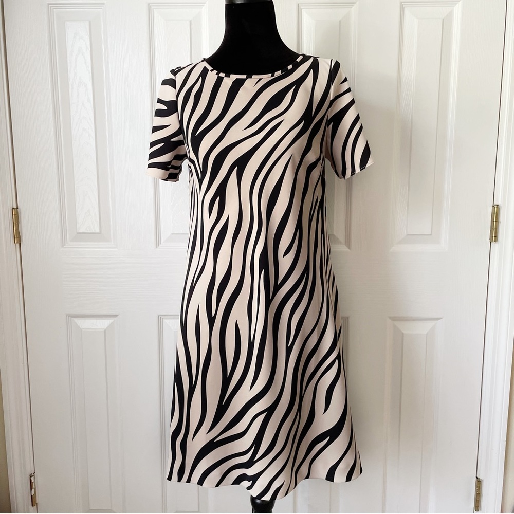 ANN TAYLOR Zebra Patterned Shift Dress Size 6